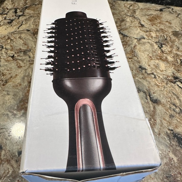 Full Blown Beauty Round Dryer 1.5” Volumizing Stuling Tool Black Rose Gold New